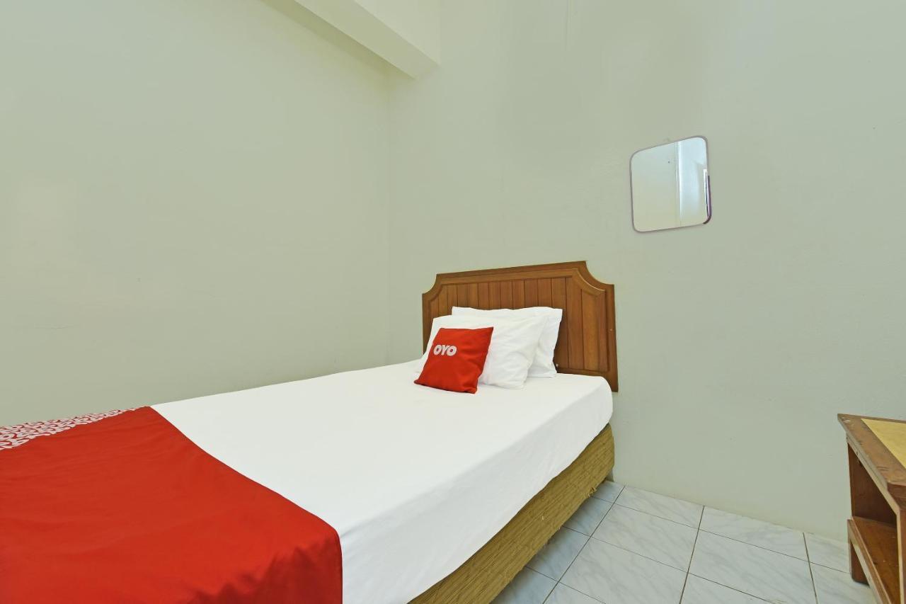 F Hotel Sungai Dua Bukit Kültér fotó
