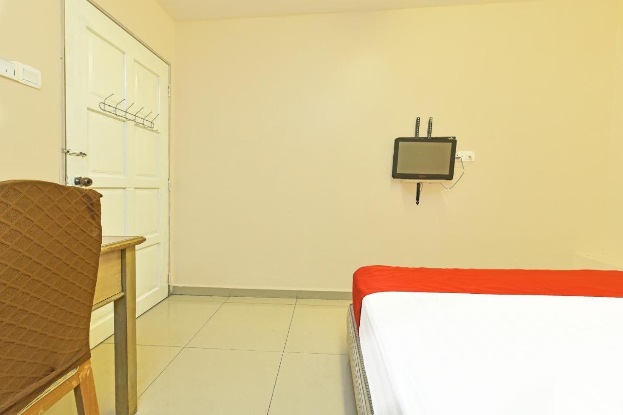 F Hotel Sungai Dua Bukit Kültér fotó