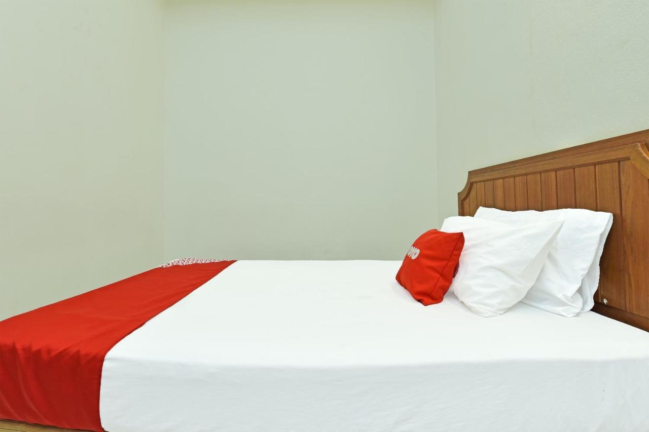 F Hotel Sungai Dua Bukit Kültér fotó
