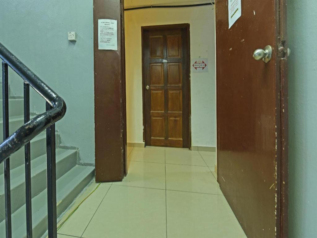 F Hotel Sungai Dua Bukit Kültér fotó