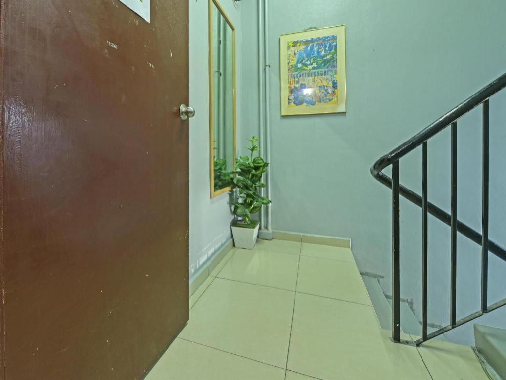 F Hotel Sungai Dua Bukit Kültér fotó