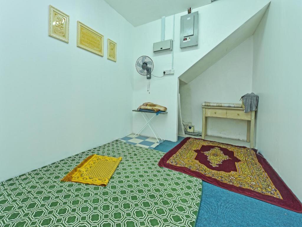 F Hotel Sungai Dua Bukit Kültér fotó