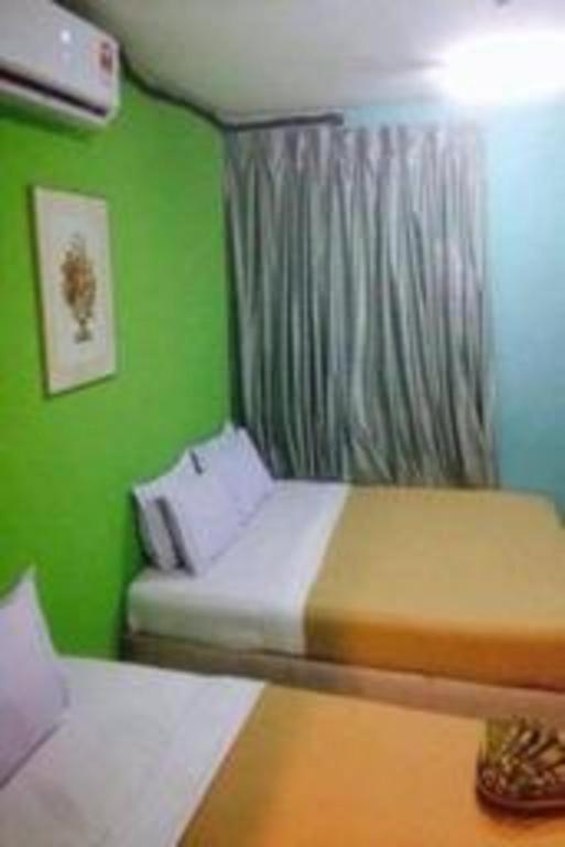 F Hotel Sungai Dua Bukit Kültér fotó