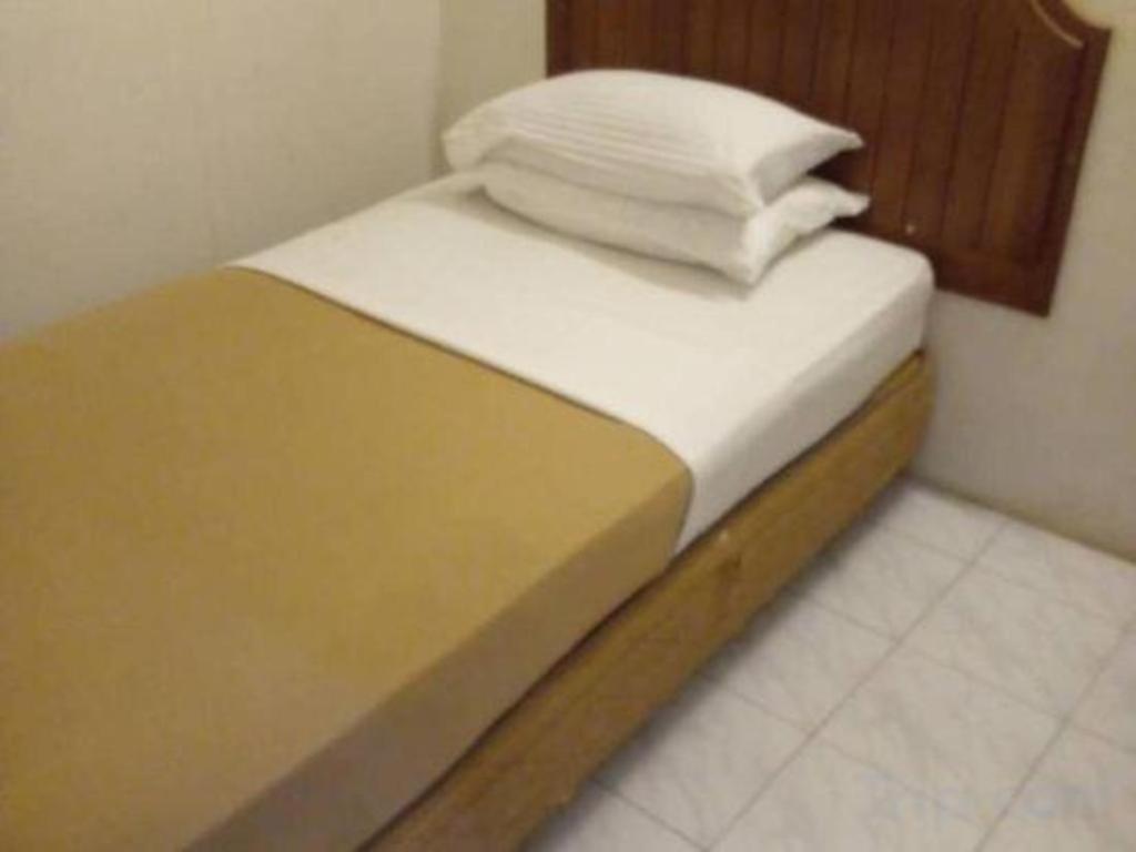 F Hotel Sungai Dua Bukit Kültér fotó