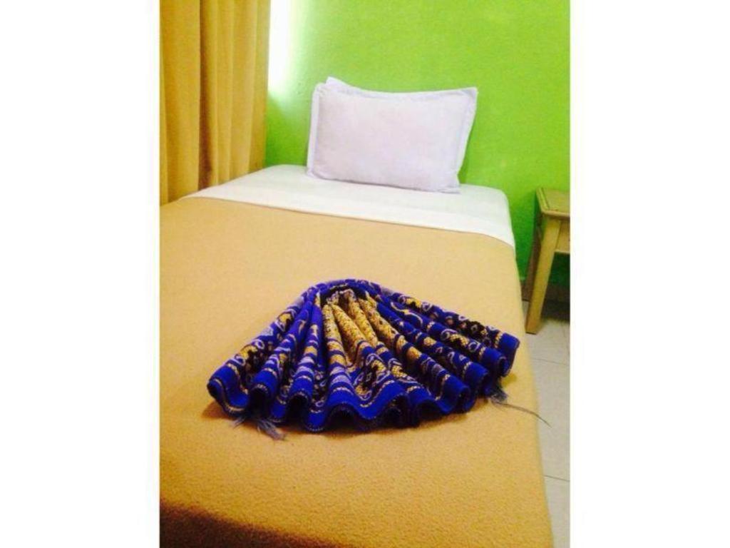 F Hotel Sungai Dua Bukit Kültér fotó